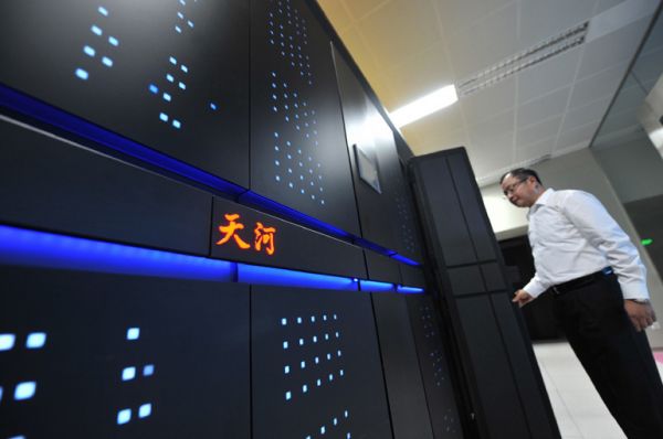 这次反了，美国砸2.58亿美金研发超级计算机，欲赶超中国